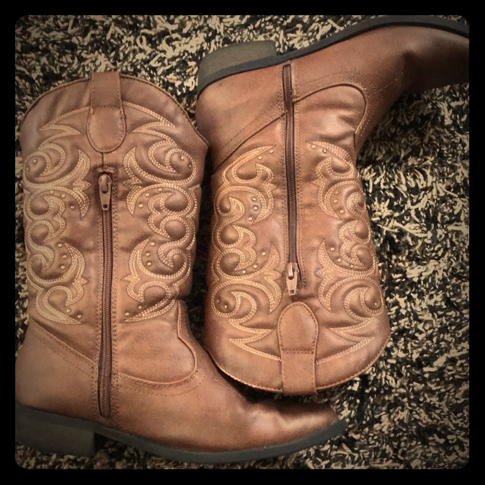 Cat & Jack brown Boots